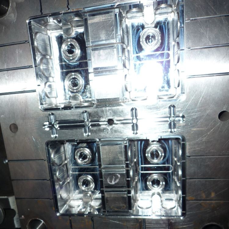 Меры предосторожности при литье пластика под давлением